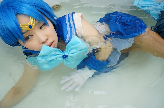 Cosplay Wetlook Scene008